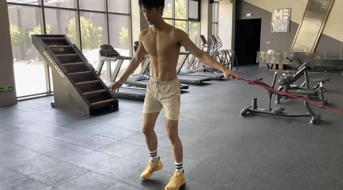 如何制定有效的篮球训练策略以提高球员表现_2